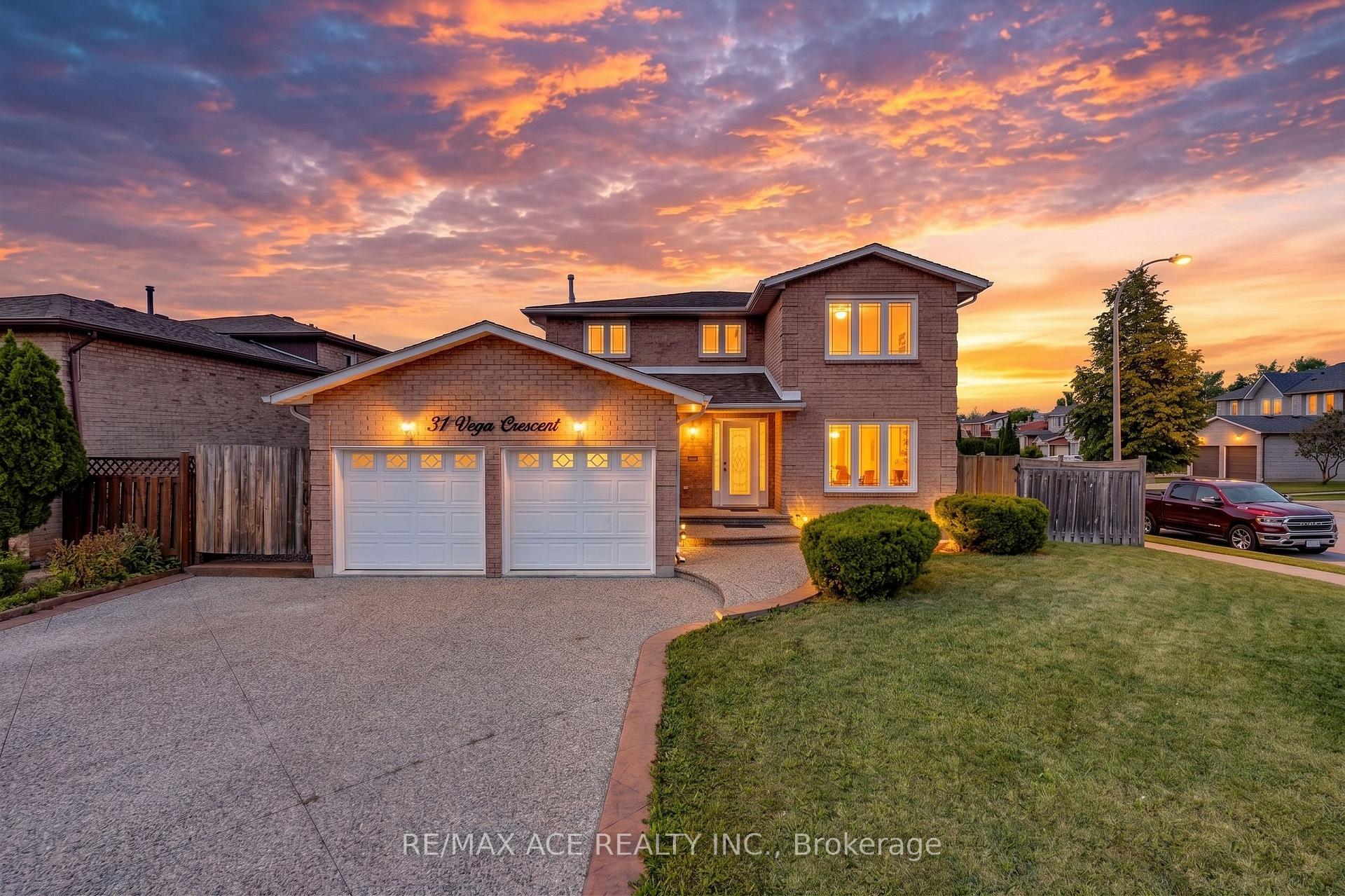 31 Vega Crescent, Hamilton, ON, exterior