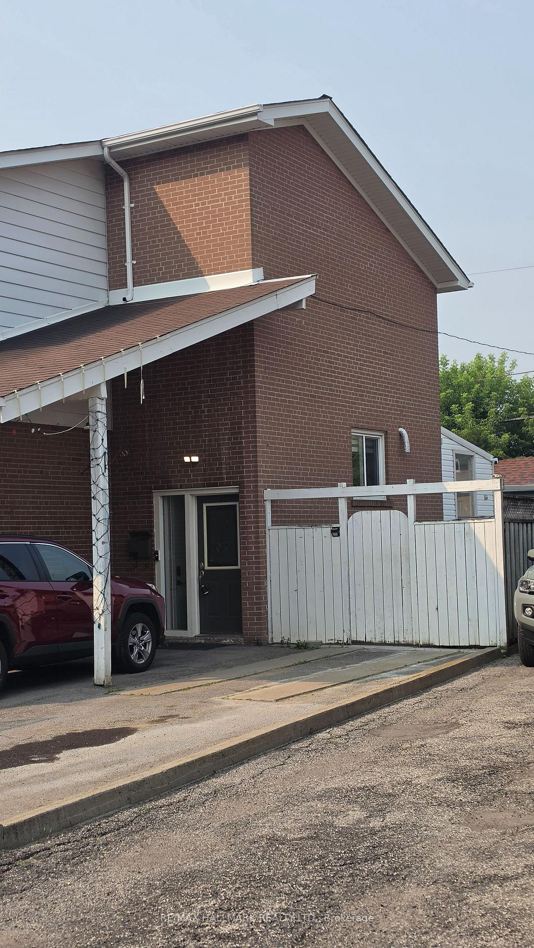 ROOM 2 - 888 KROSNO Boulevard, Pickering, ON, exterior