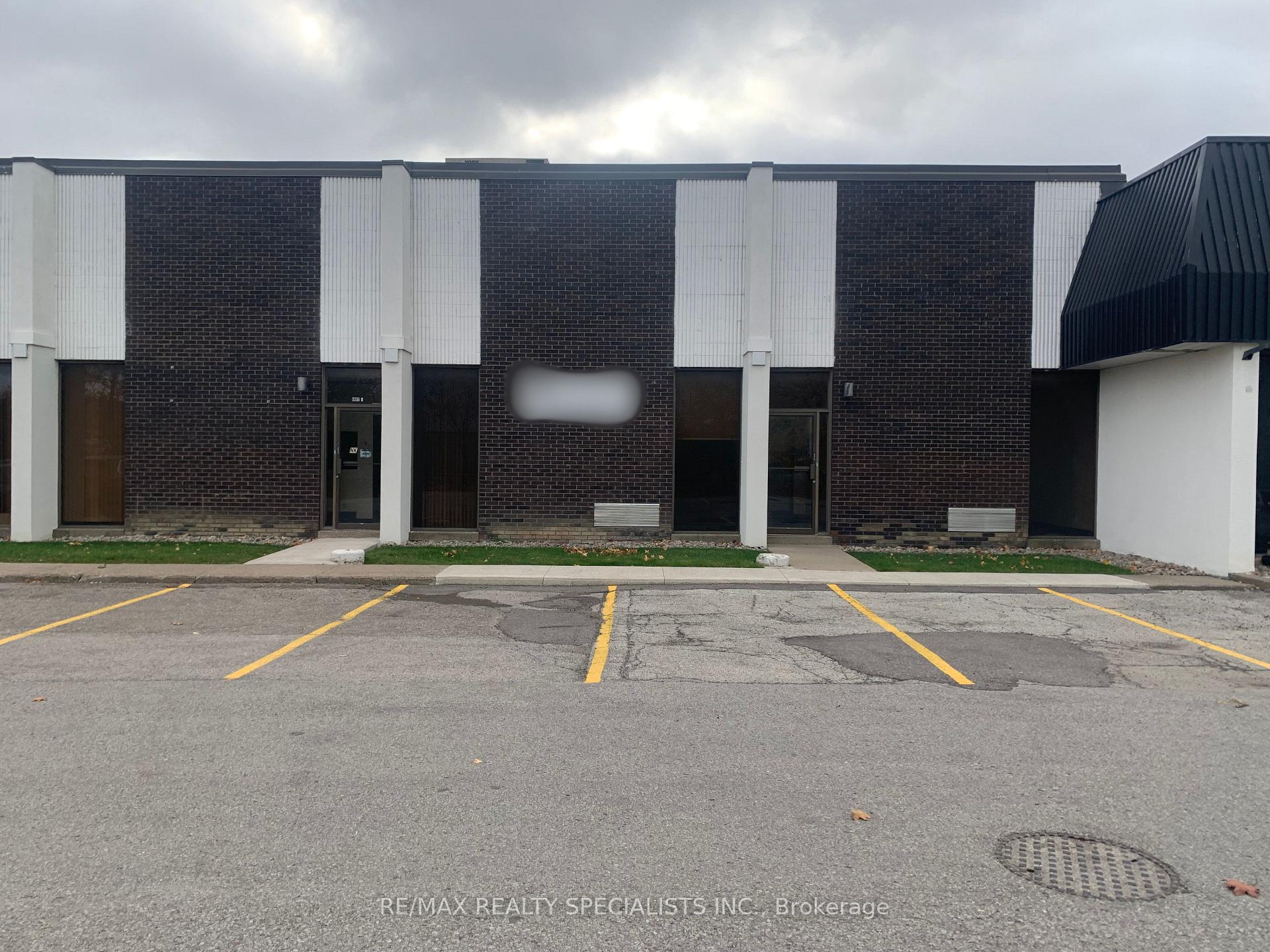 11-12 - 22 Melanie Drive, Brampton, ON, exterior