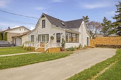 59 Maple Street, Prince Edward County, ON, exterior