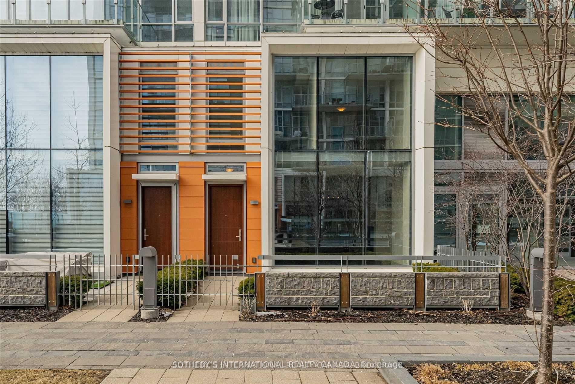 TH-113 - 29 Queens Quay E, Toronto C01, ON, exterior