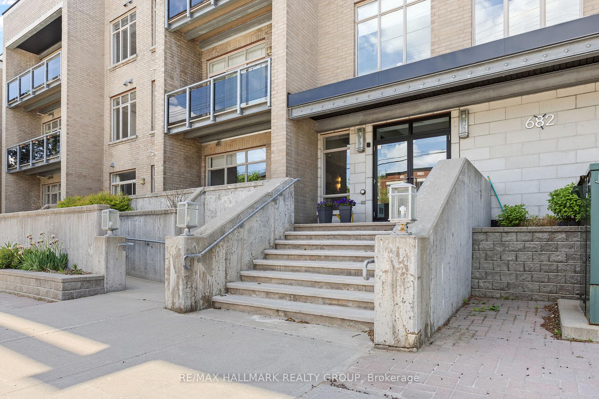 311 - 682 Churchill Avenue N, Carlingwood - Westboro and Area, ON, exterior