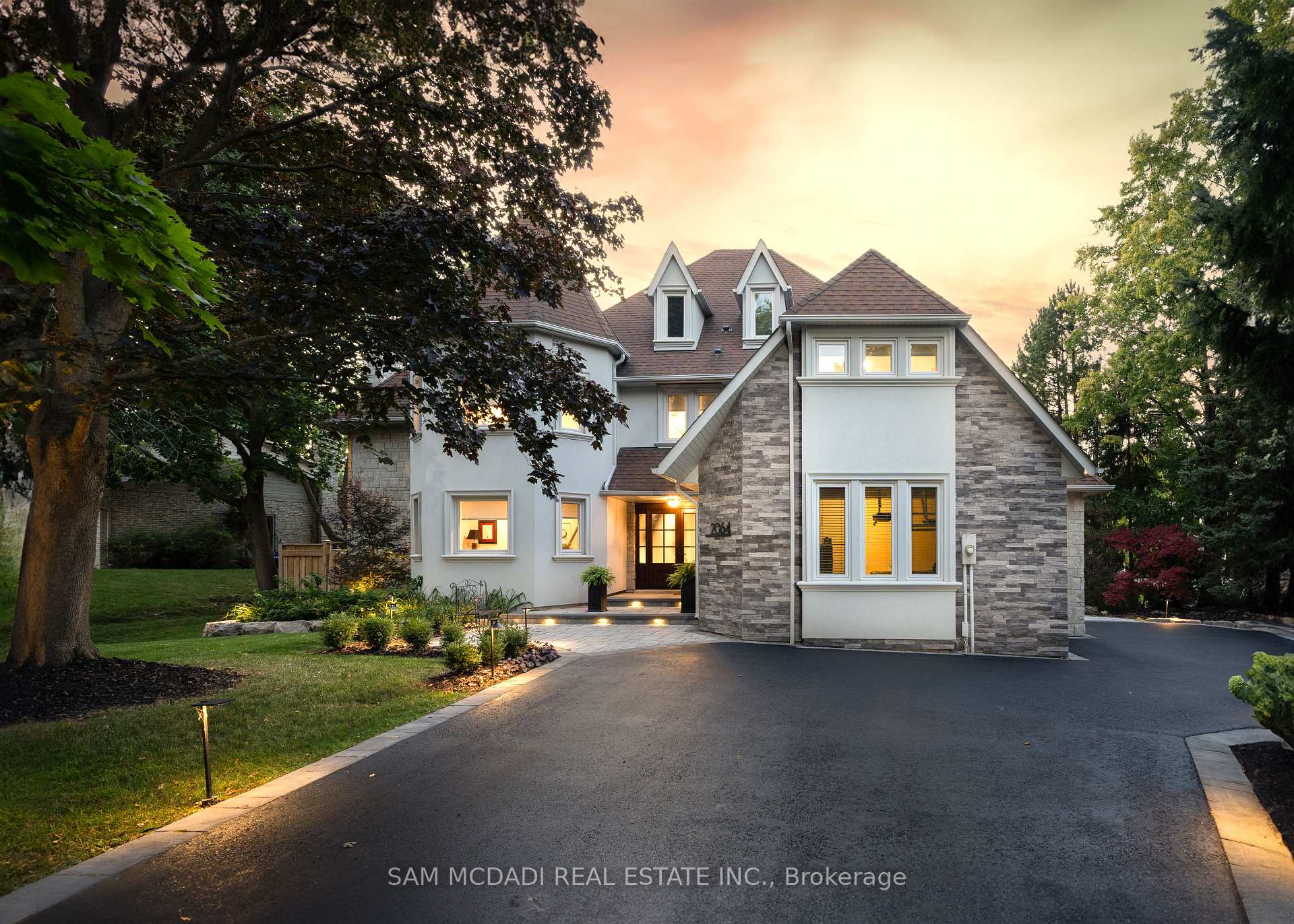 2064 Almira Court, Mississauga, ON, exterior