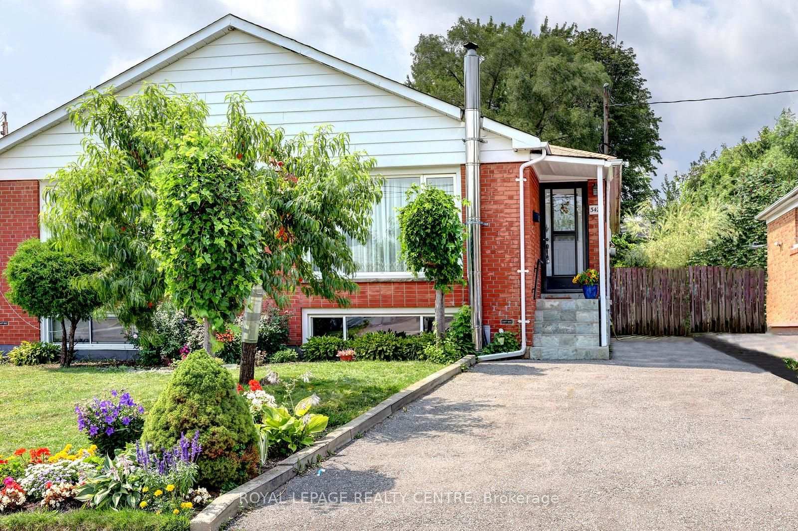 3422 Queenston Drive, Mississauga, ON, exterior