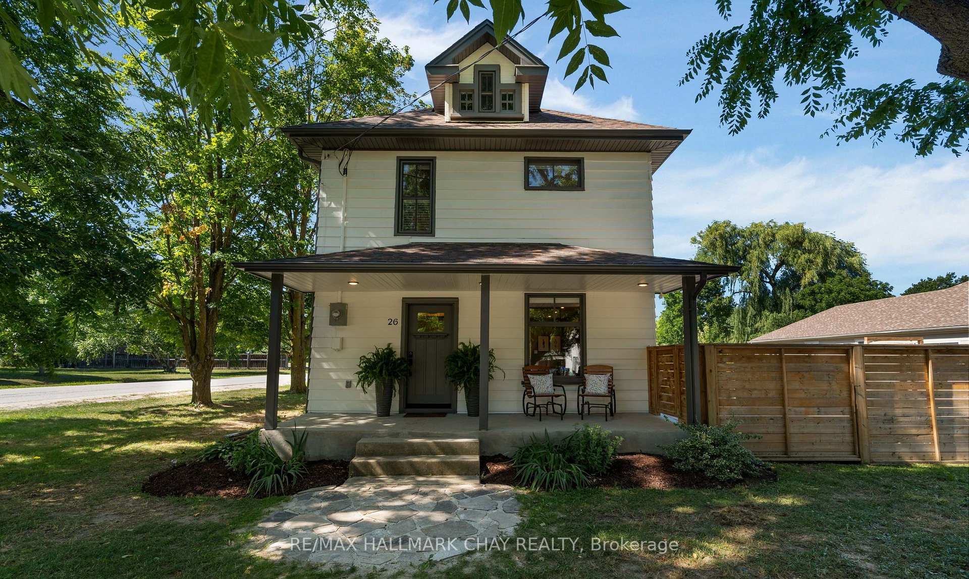 26 Edward Street W, Clearview, ON, exterior