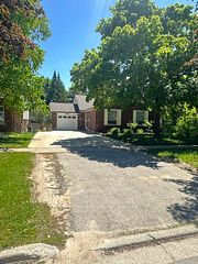 165 Bechtel Street W, Kitchener, ON, exterior