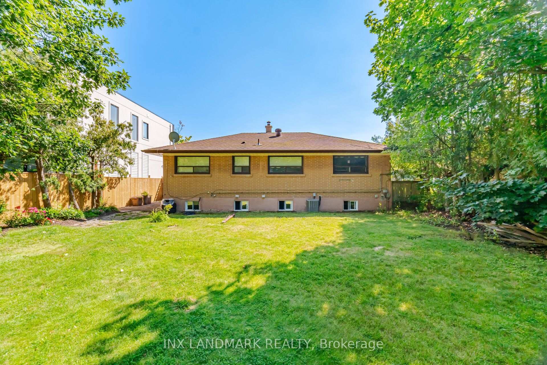 559 Wolsey Crescent, Oakville, ON, exterior