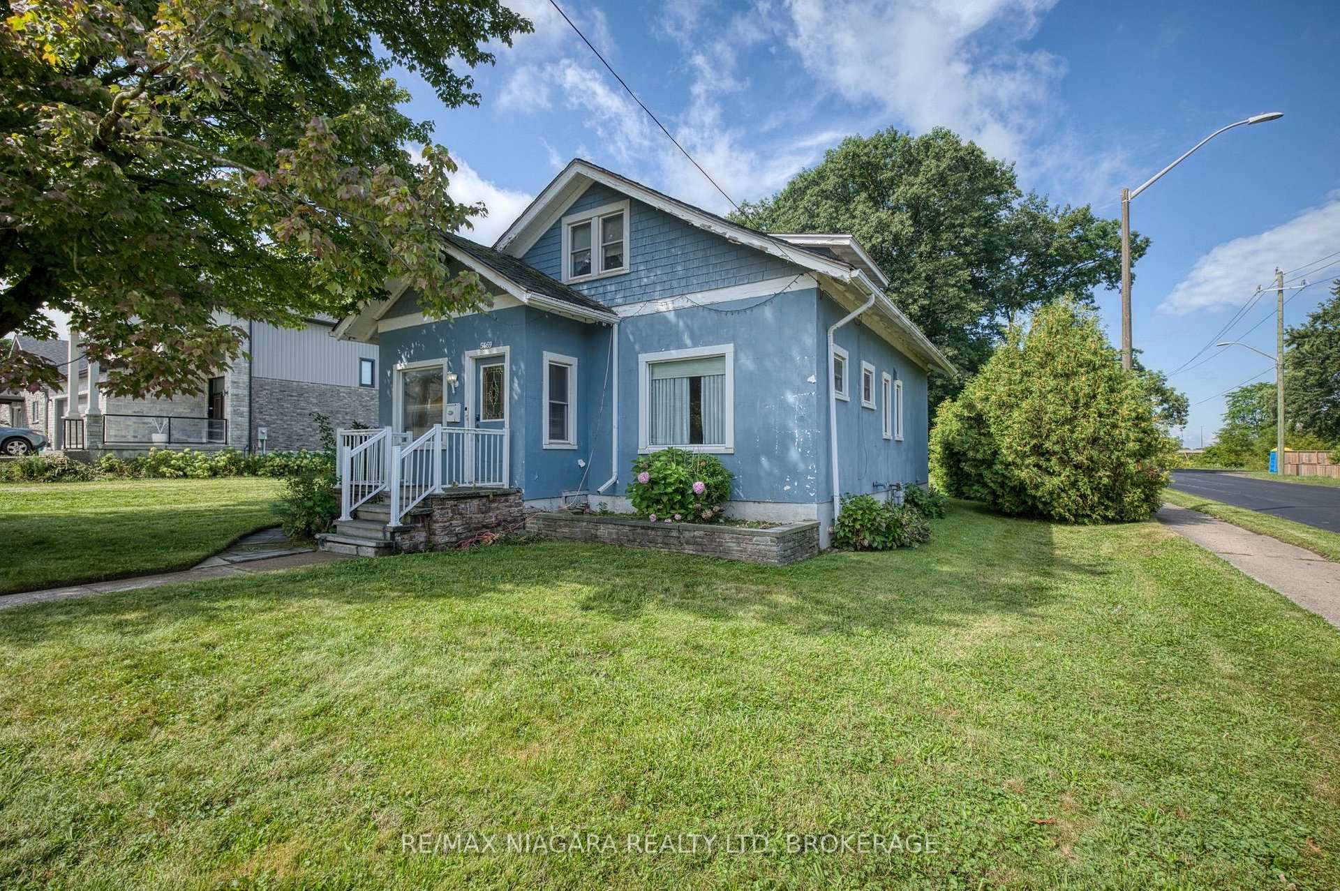 5469 Prince Edward Avenue, Niagara Falls, ON, exterior