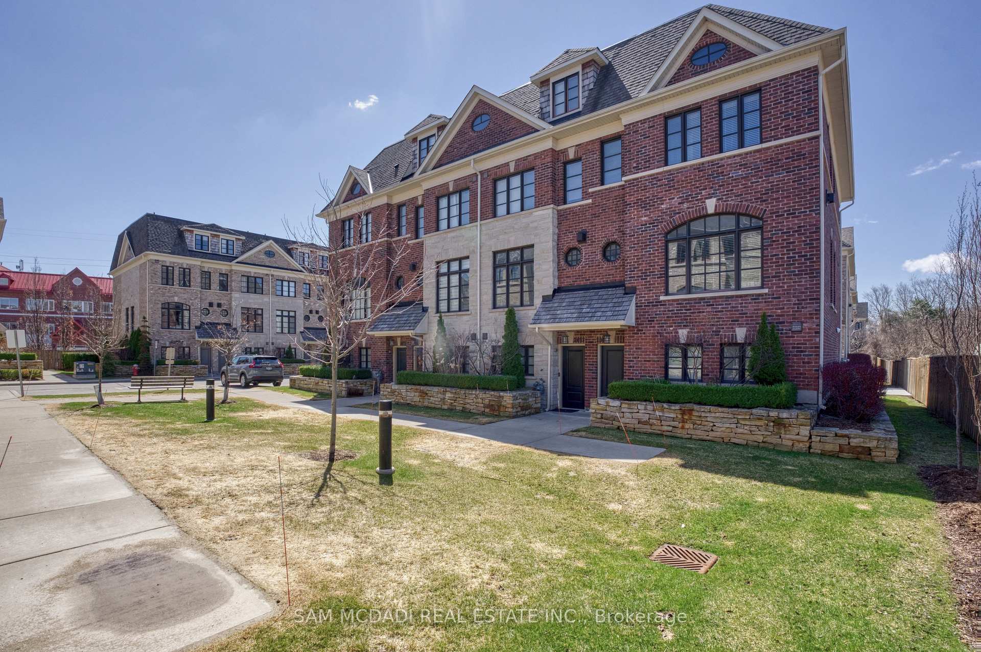 2029 Queensborough Gate, Mississauga, ON, exterior