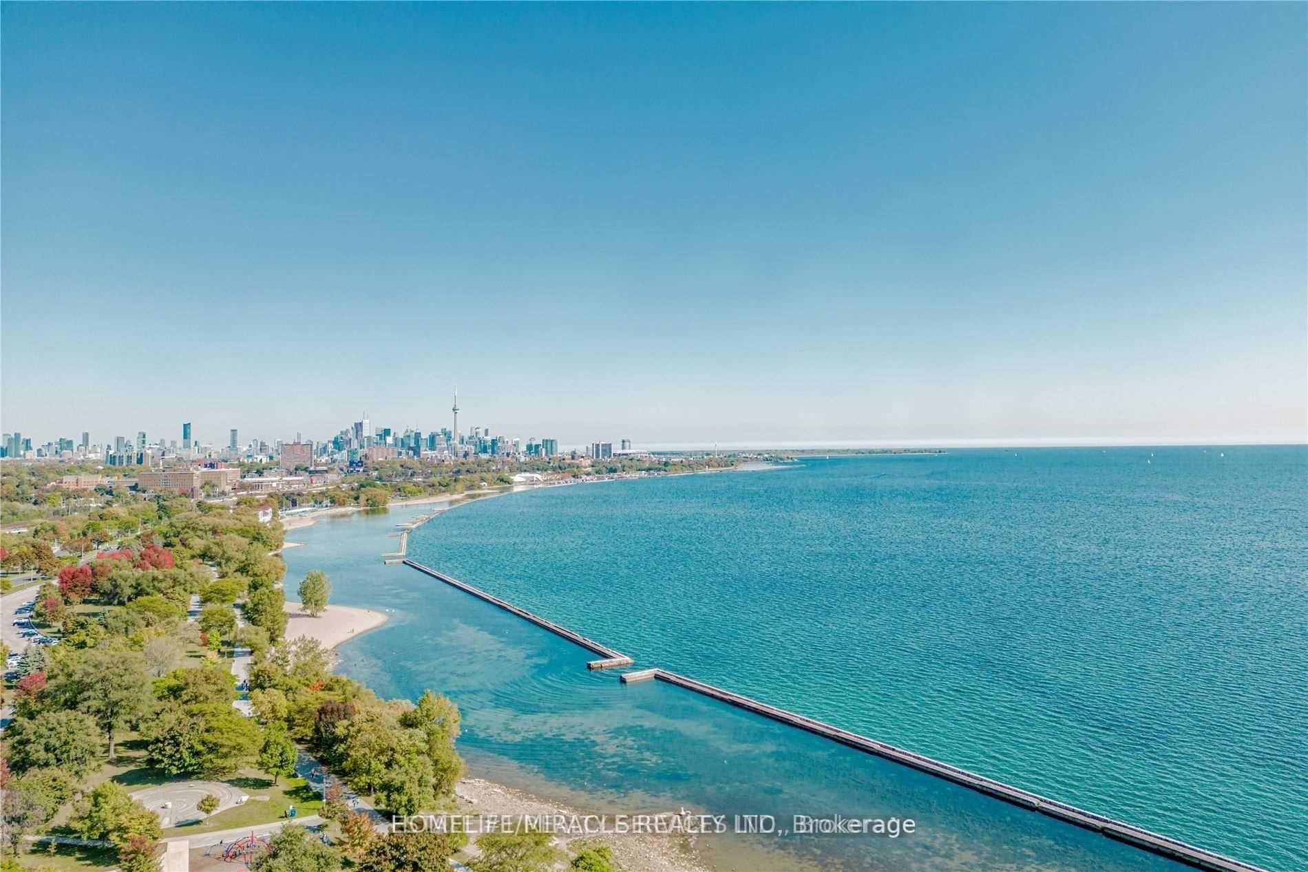 1928 Lakeshore Boulevard W, Toronto W01, ON, exterior
