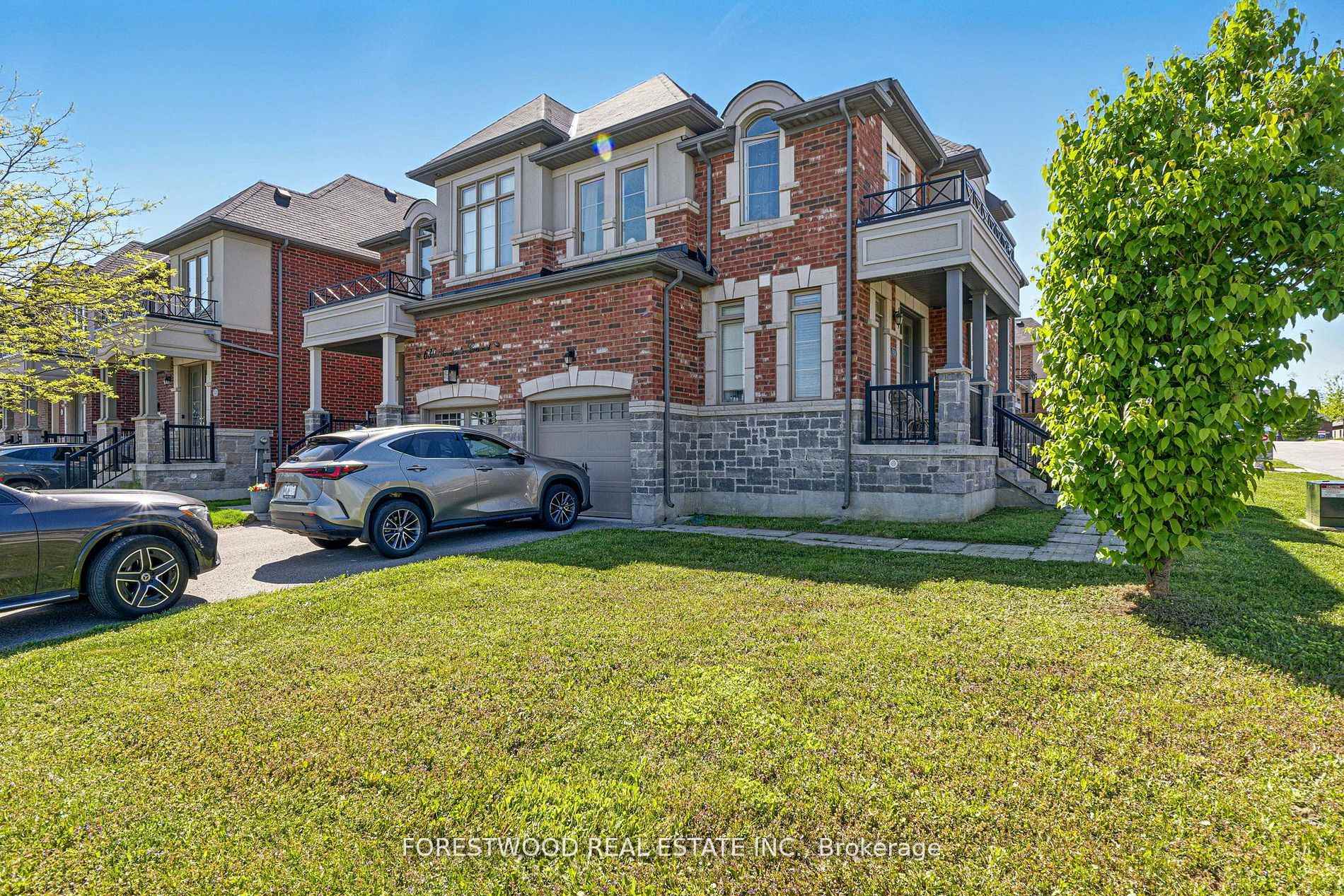 634 Sweetwater Crescent, Newmarket, ON, exterior