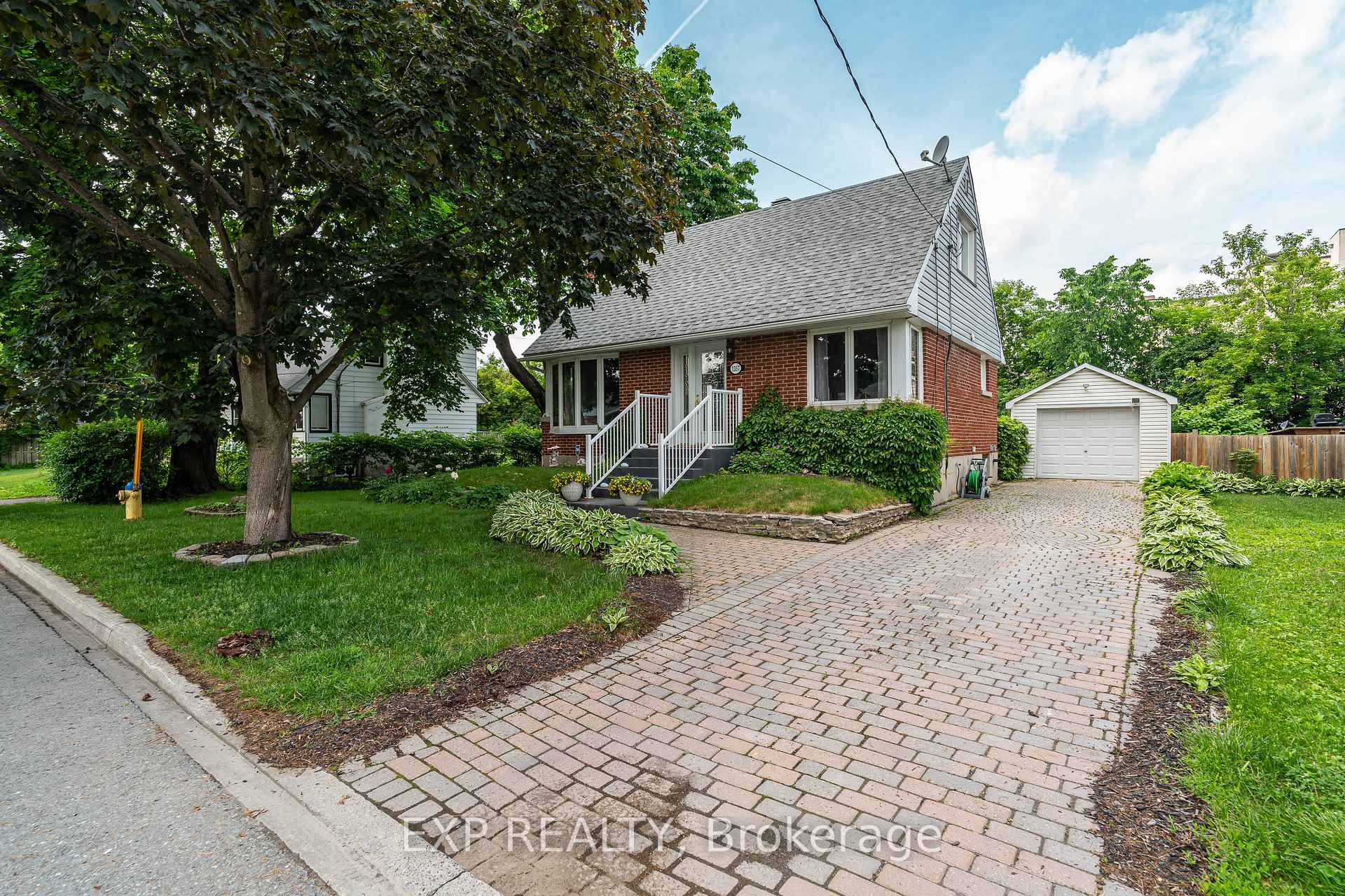 1357 Thames Street, Carlington - Central Park, ON, exterior