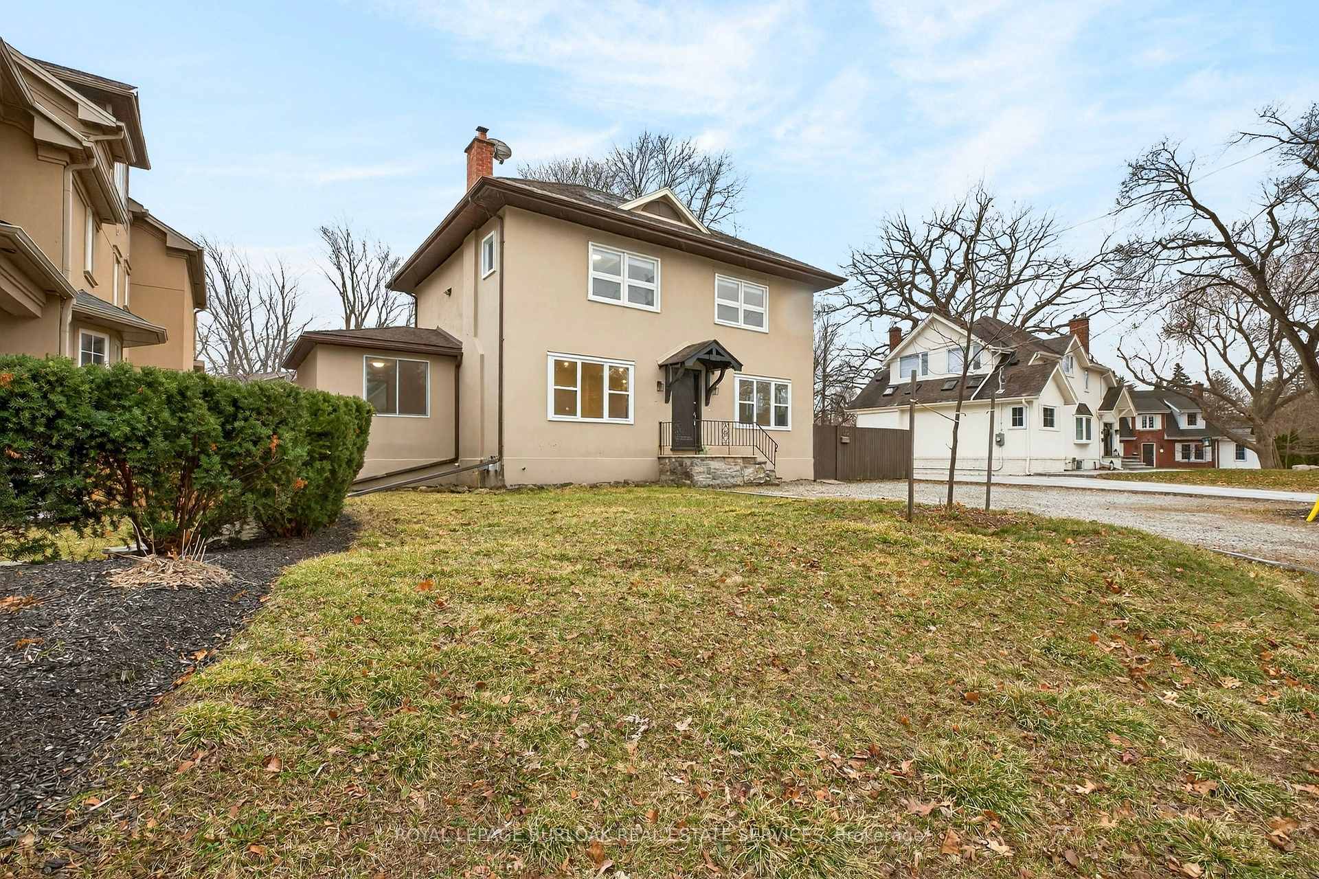 1012 North Shore Boulevard E, Burlington, ON, exterior