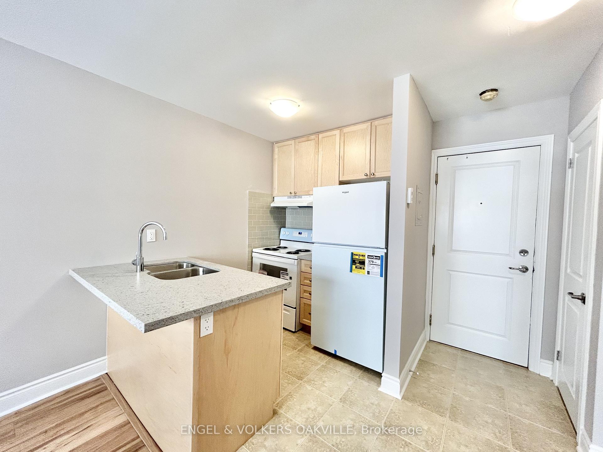 204 - 11 Thirty Third Street, Toronto W06, ON, exterior