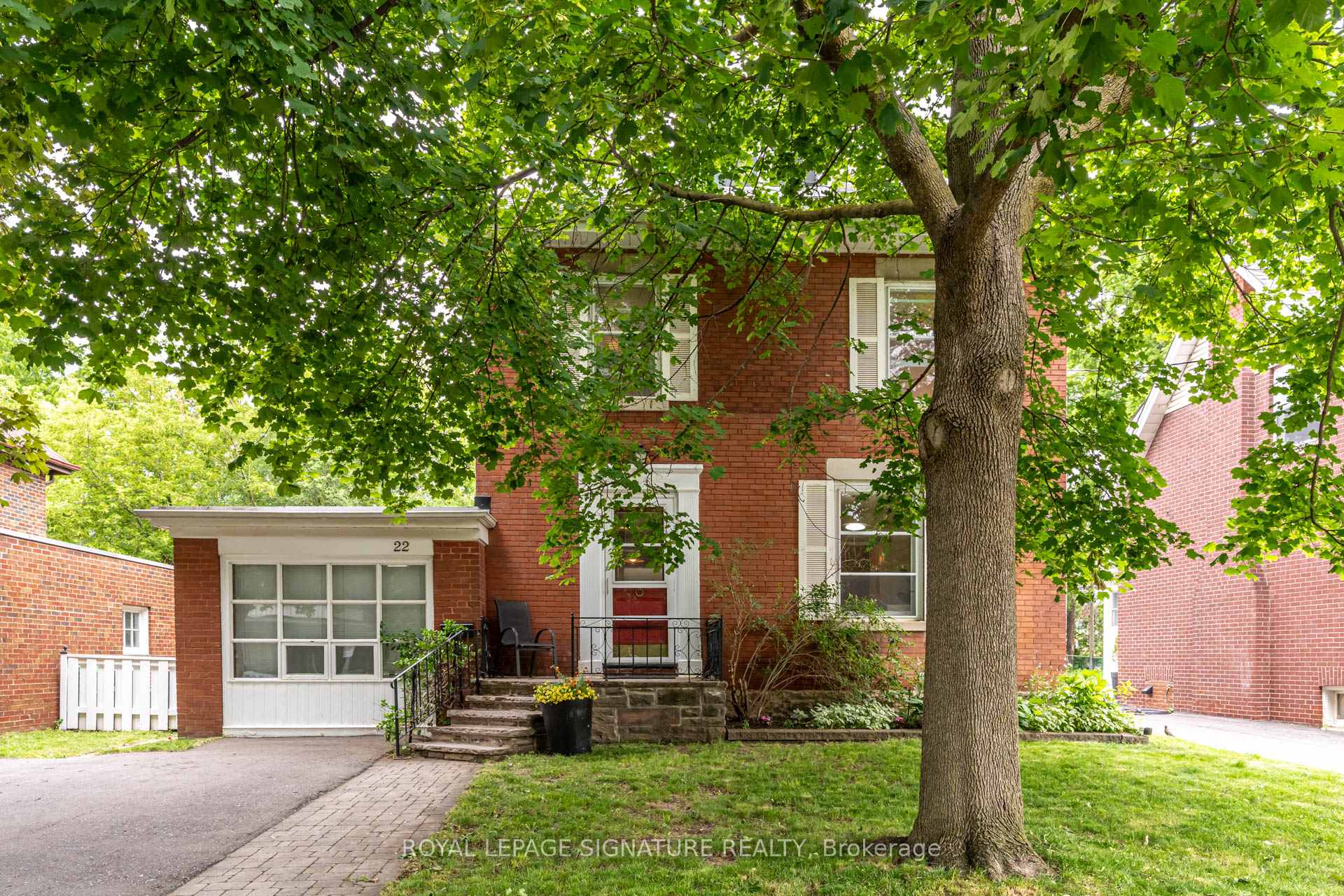 22 Peel Avenue, Brampton, ON, exterior