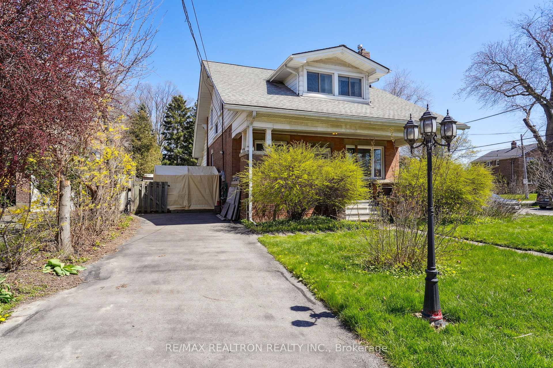 Lower Level - 2585 Lake Shore Boulevard W, Toronto W06, ON, exterior