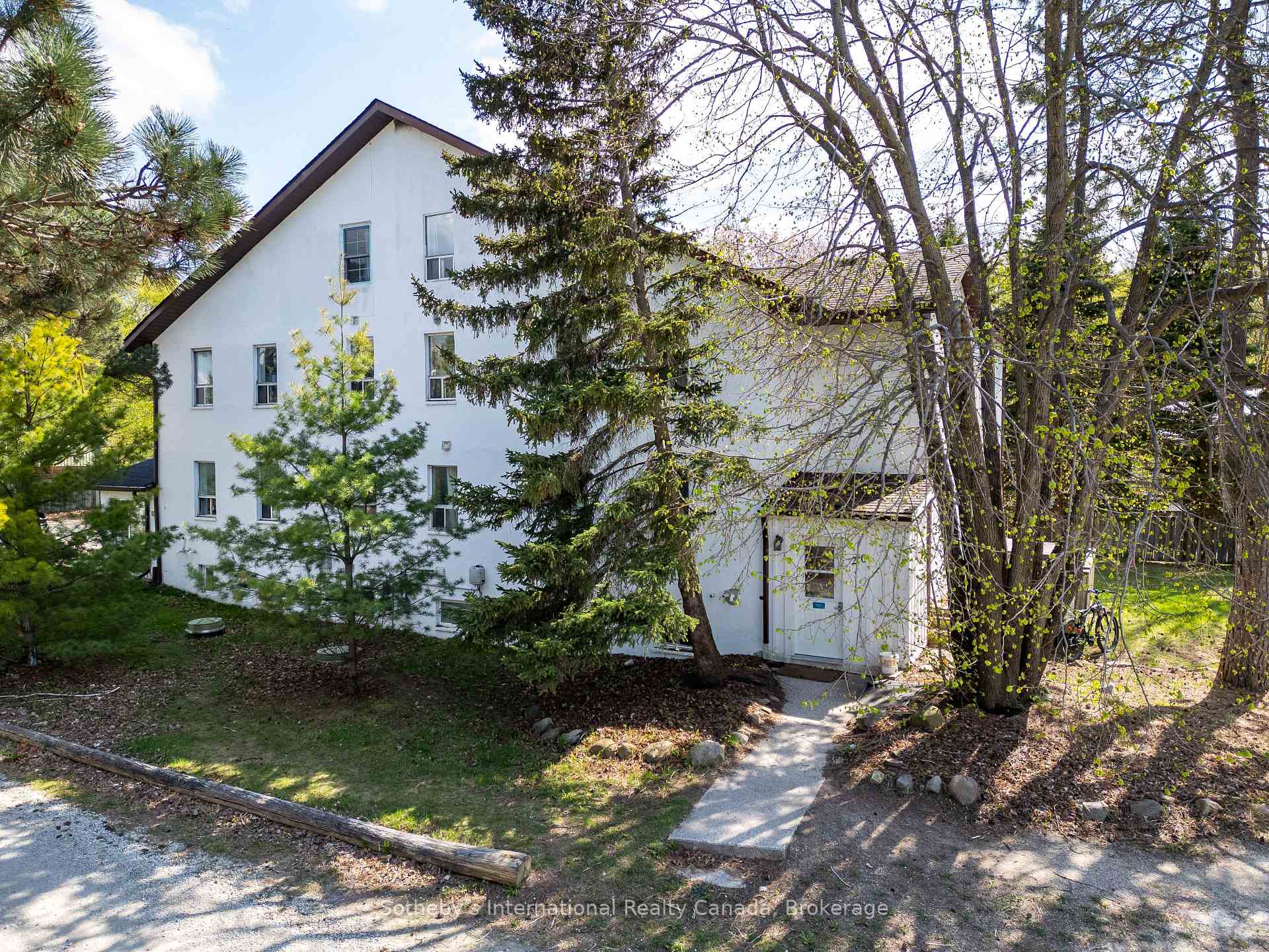 210 ARLBERG Crescent, Blue Mountains, ON, exterior