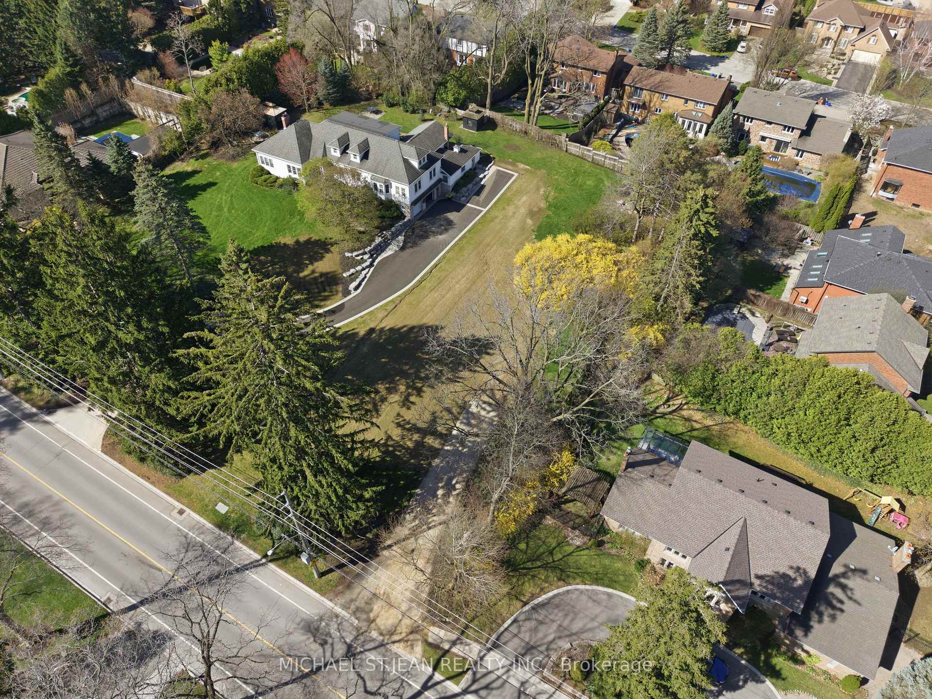 206 Lovers Lane, Hamilton, ON, exterior