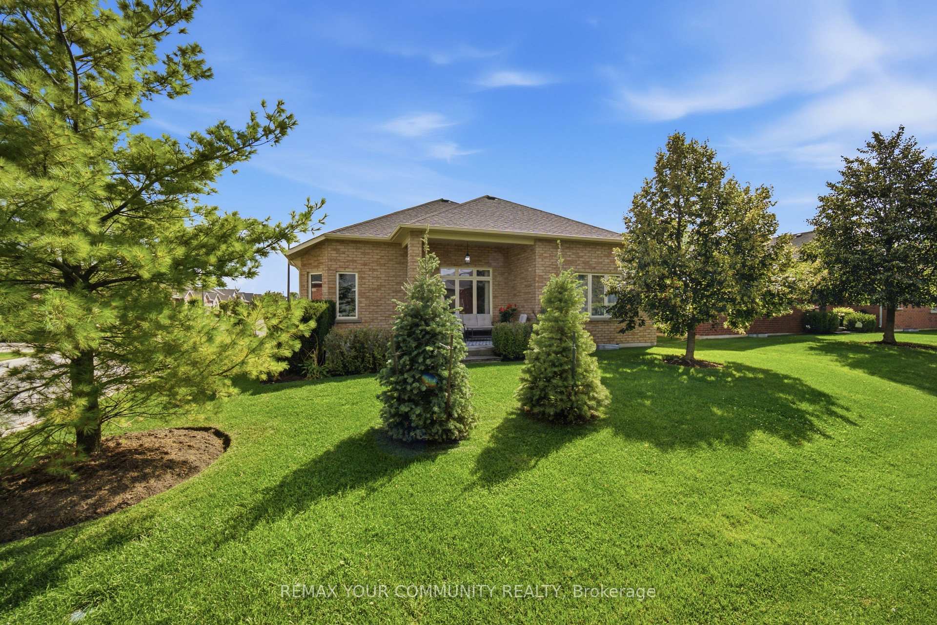 2 Suggs Lane, Whitchurch-Stouffville, ON, exterior