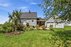 1055 Burger Road, Fort Erie, ON, exterior