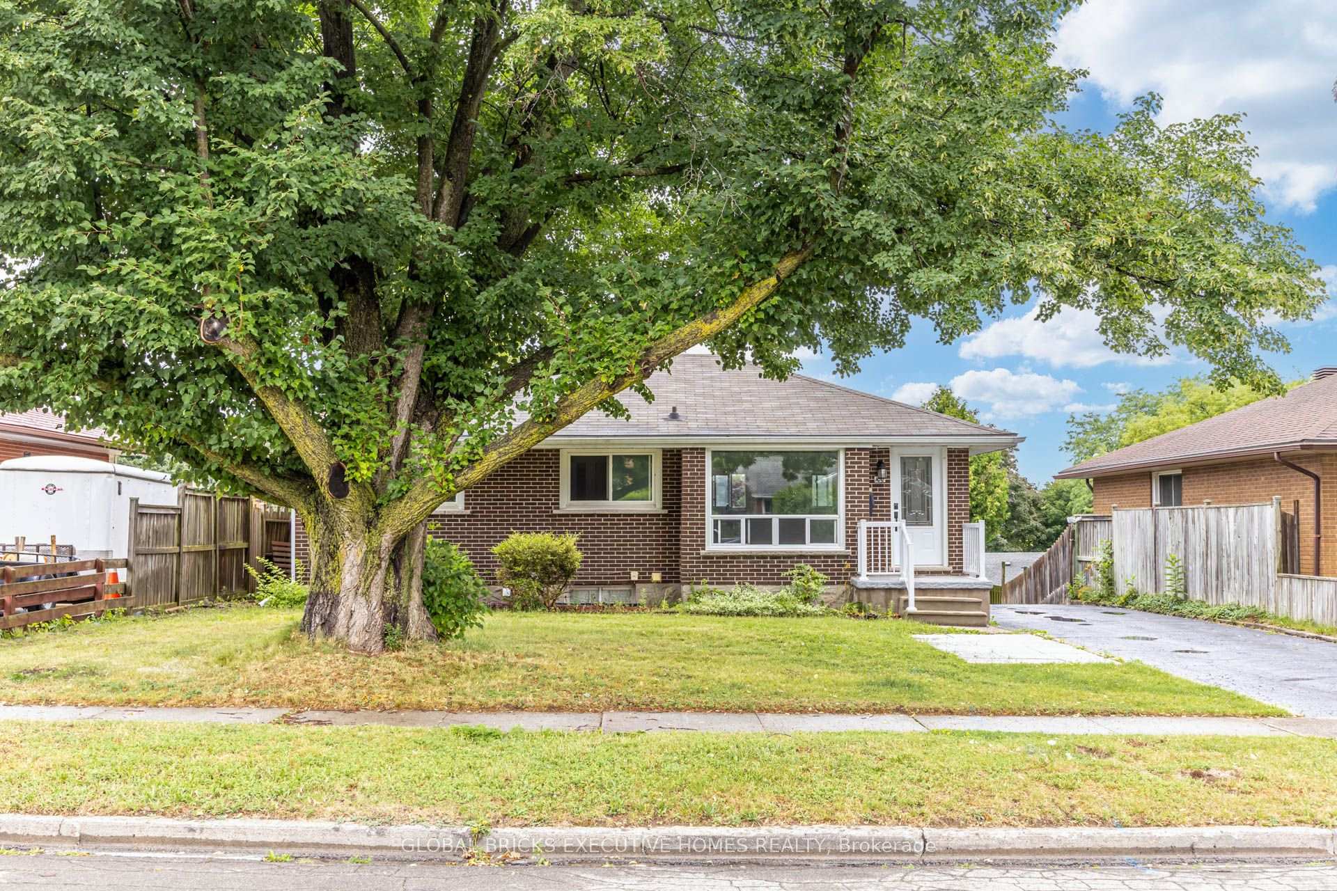 100 Lauris Avenue, Cambridge, ON, exterior