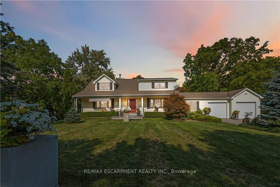 493 Ridge Road E, Grimsby, ON, exterior