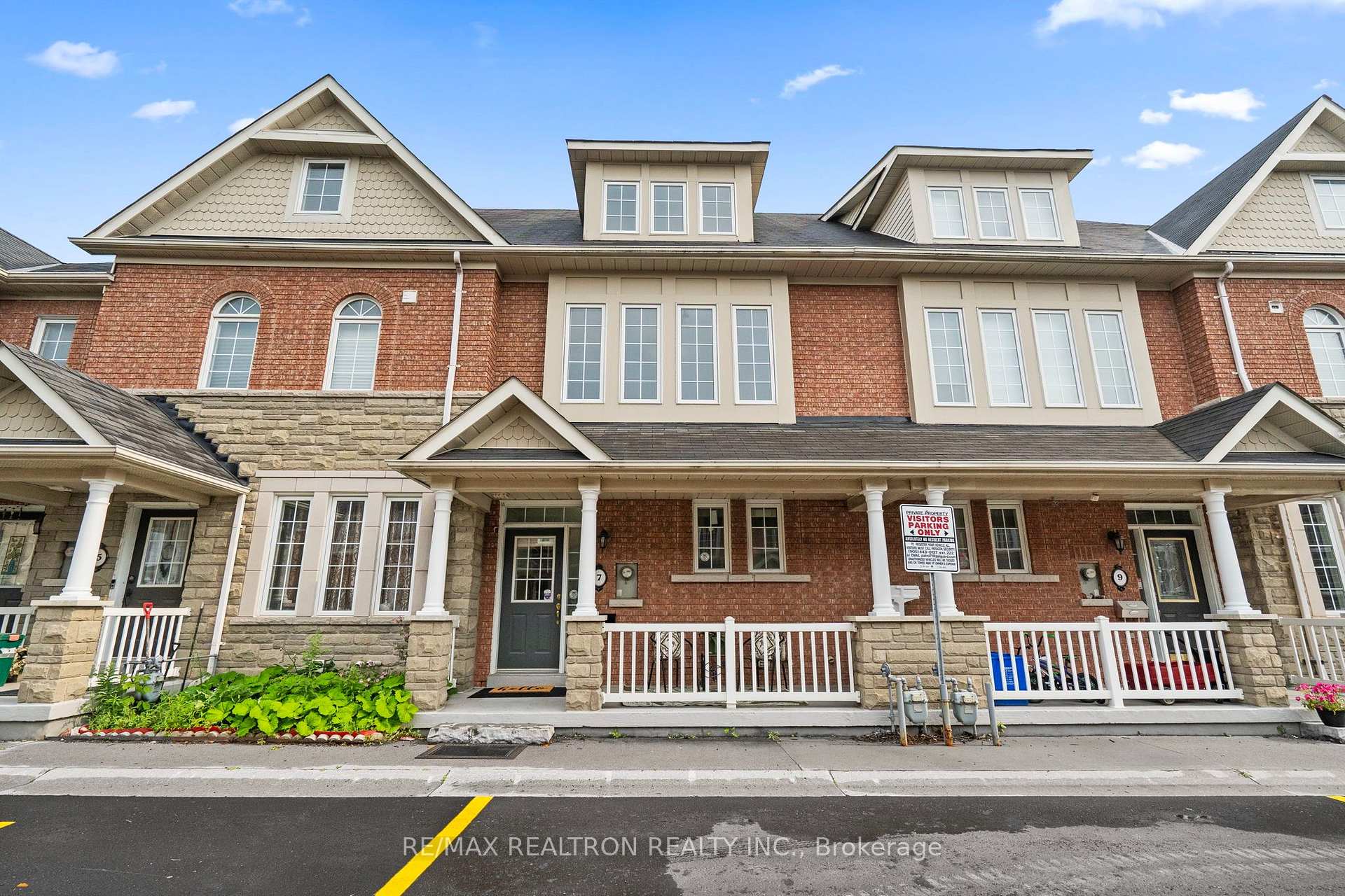 7 Torr Lane, Ajax, ON, exterior