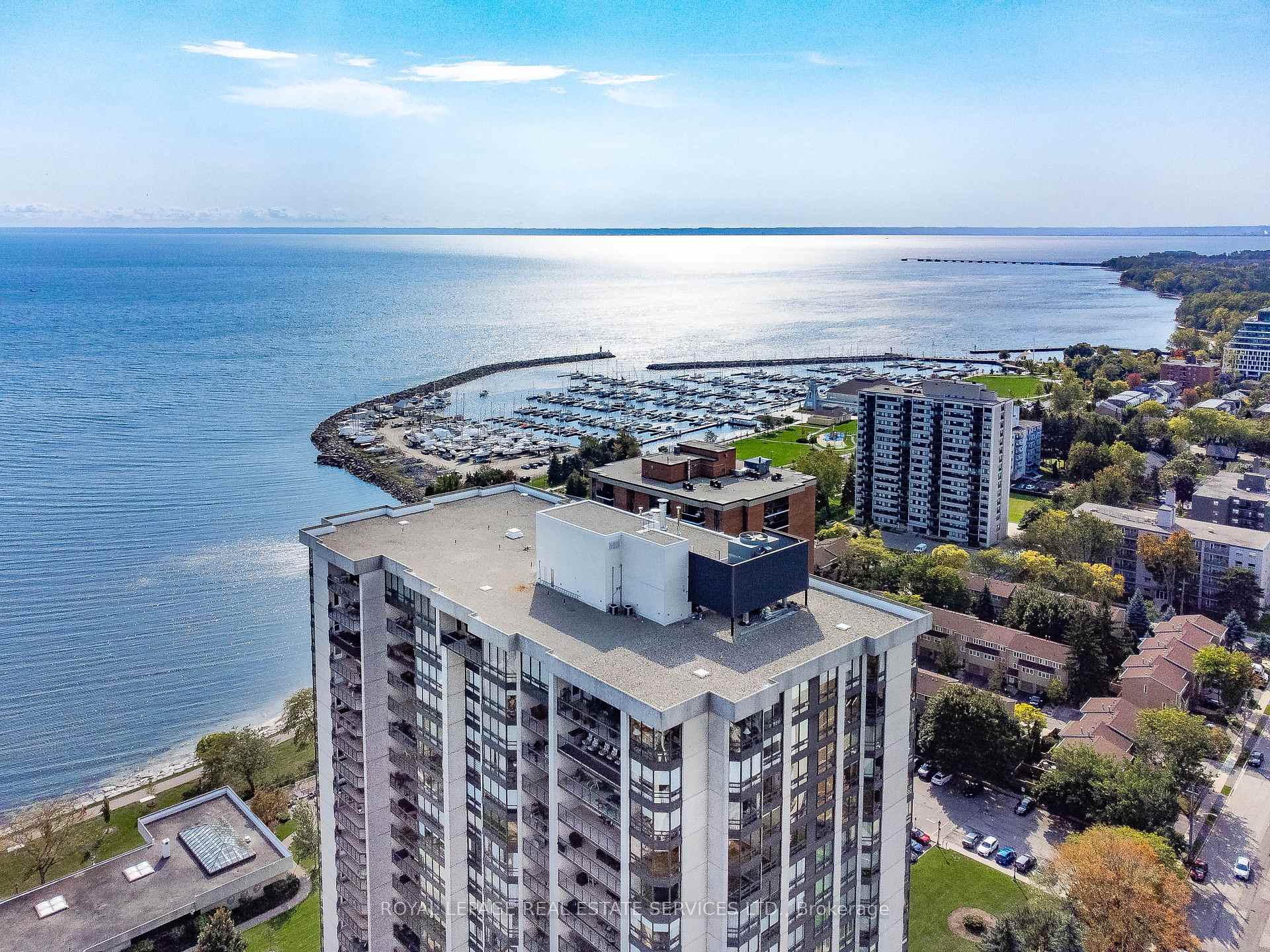 1601 - 2180 Marine Drive, Oakville, ON, exterior