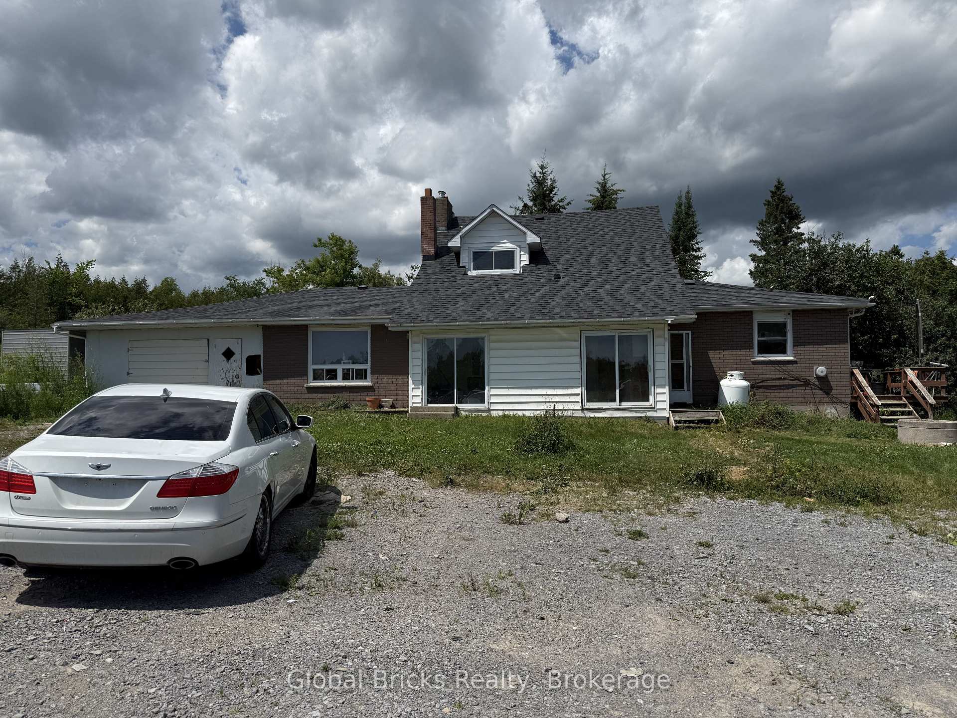 2420 Providence Line, Otonabee-South Monaghan, ON, exterior
