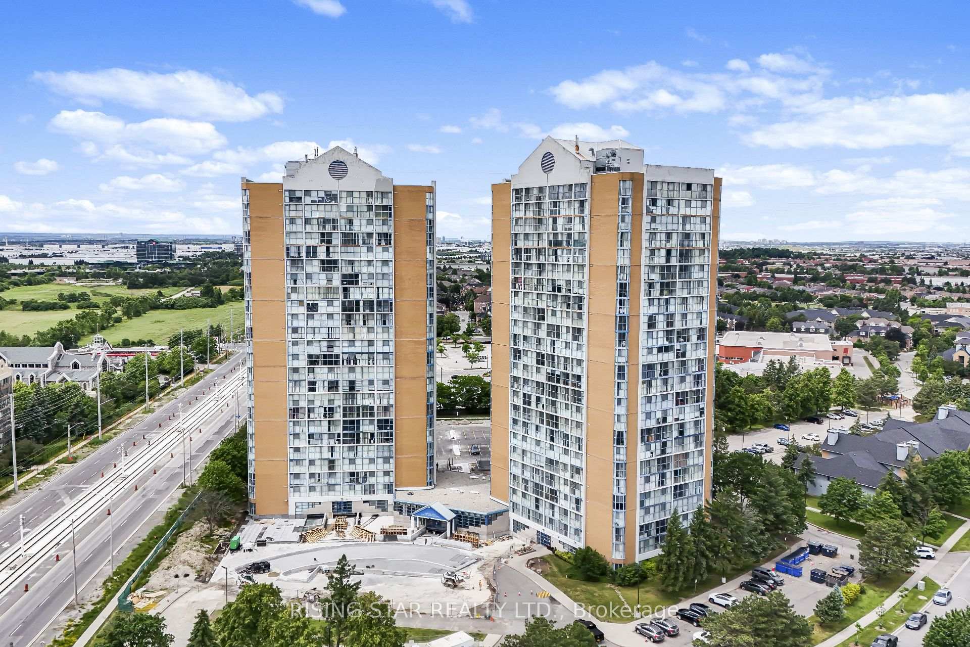 311 - 35 Trailwood Drive, Mississauga, ON, exterior
