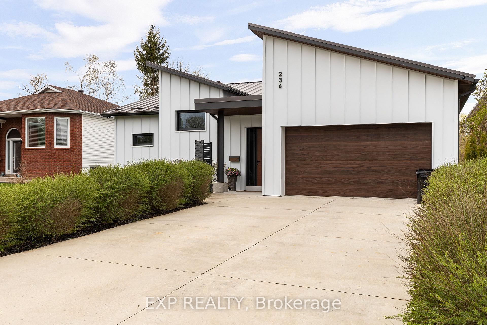 236 Cox Mill Road, Barrie, ON, exterior