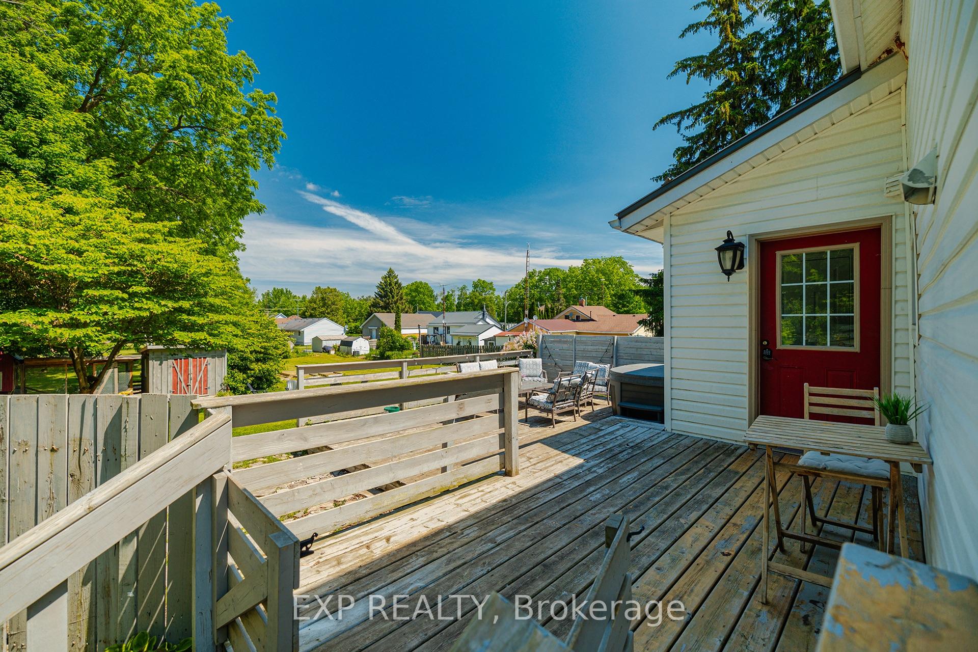 1567 Old Brock Street, Norfolk, ON, exterior