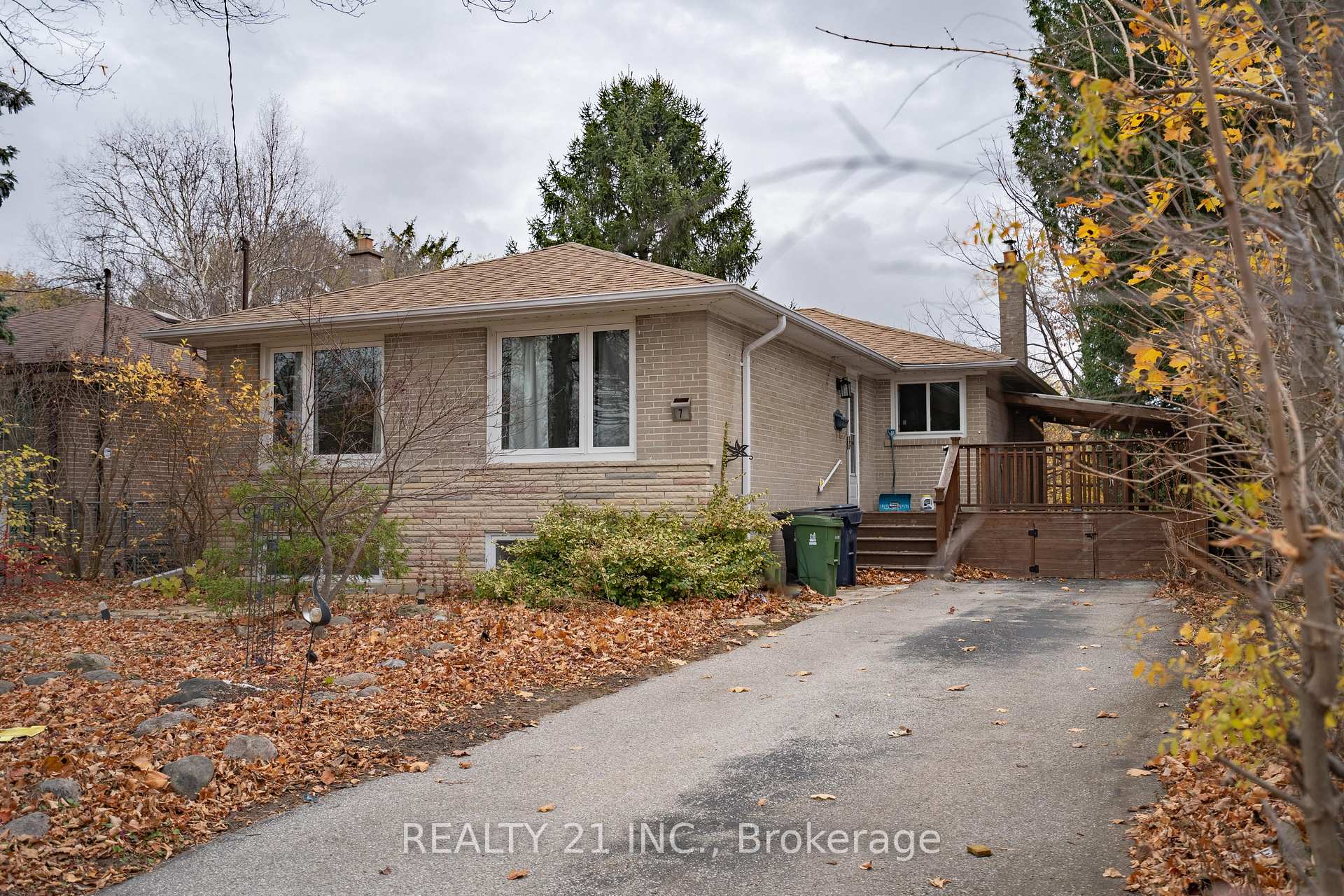 7 Brightside Drive, Toronto E10, ON, exterior