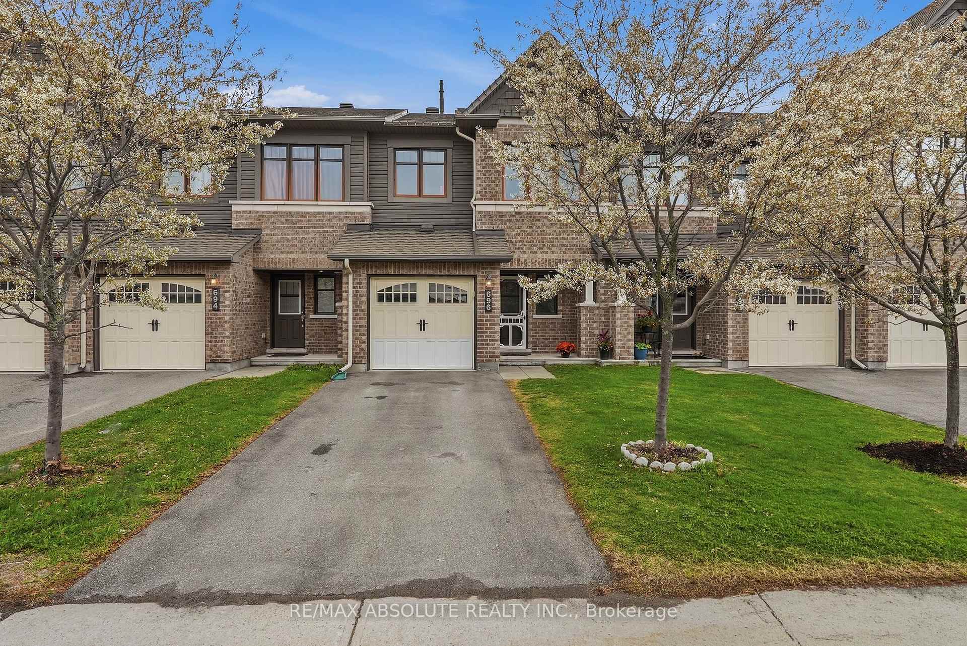 696 Trigoria Crescent, Orleans - Cumberland and Area, ON, exterior