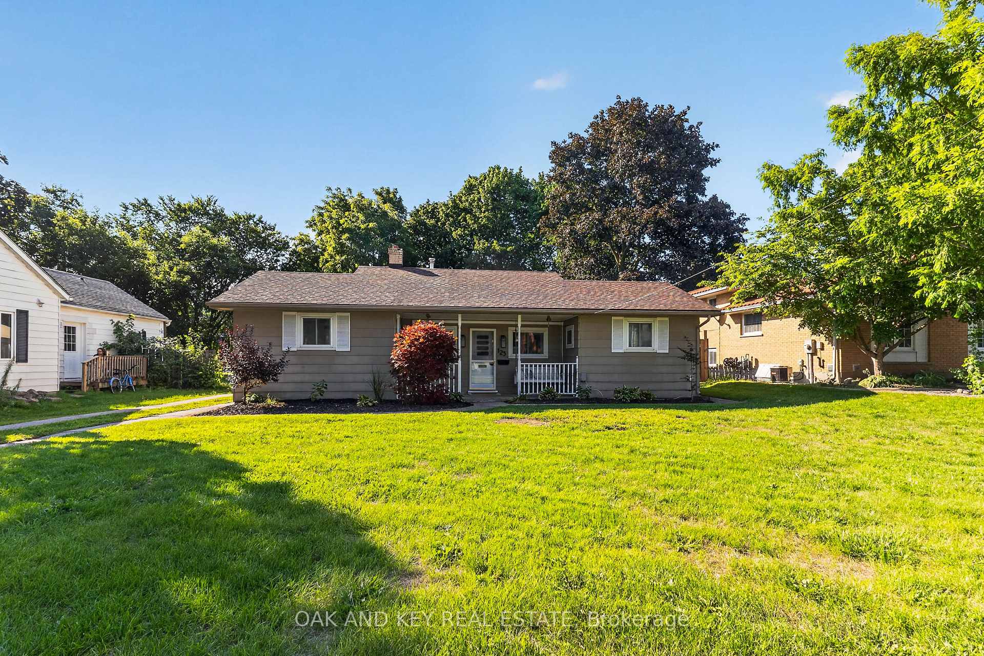 125 Keefer Street, Strathroy-Caradoc, ON, exterior