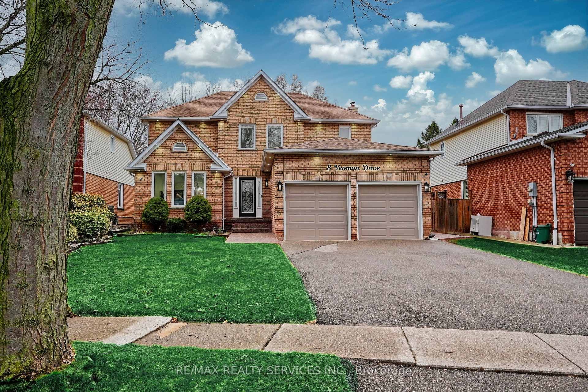 8 Yeoman Drive, Brantford, ON, exterior
