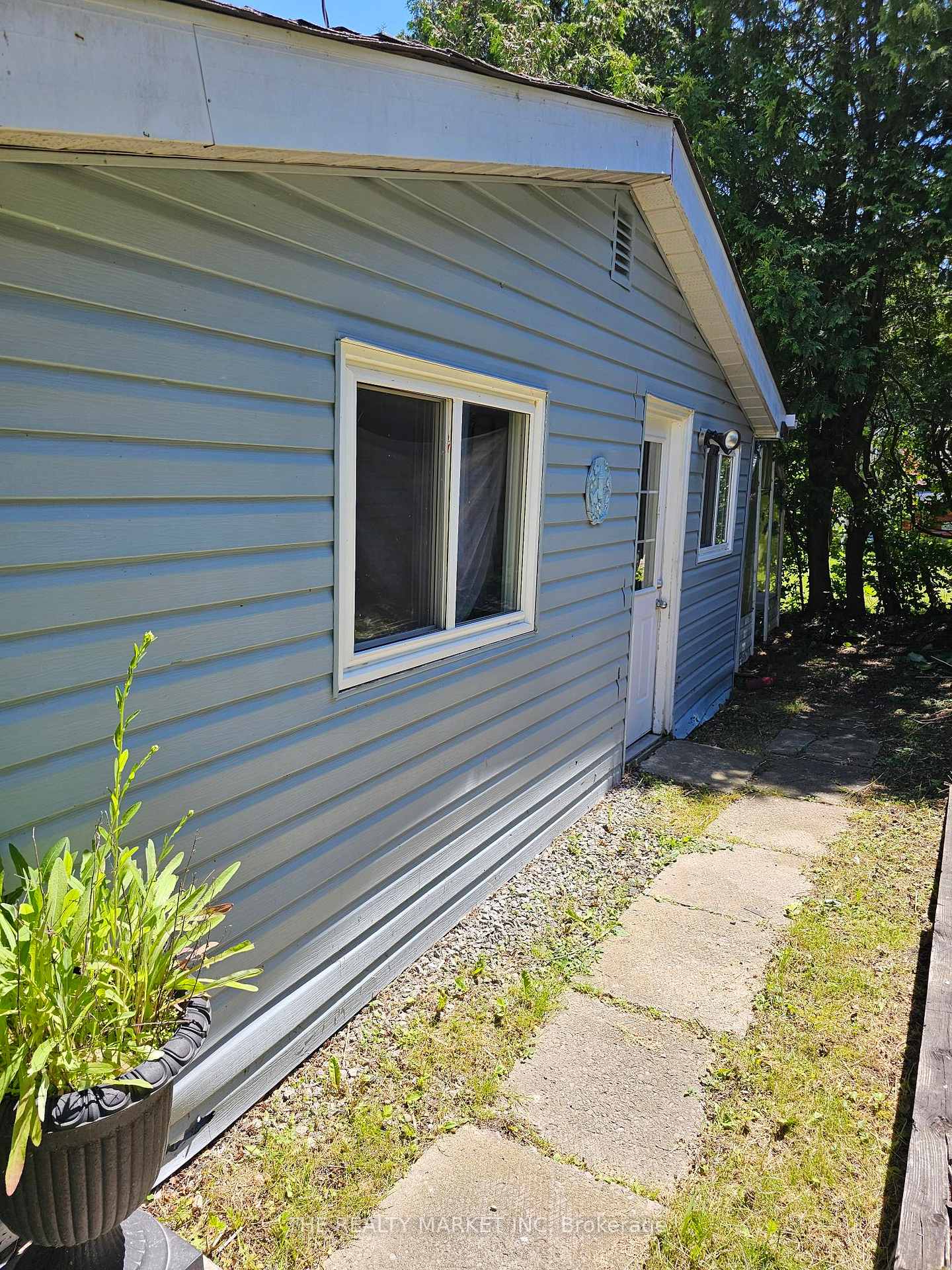 Address withheld, Kawartha Lakes, ON, exterior