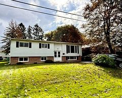 355 Oak Street, Gananoque, ON, exterior