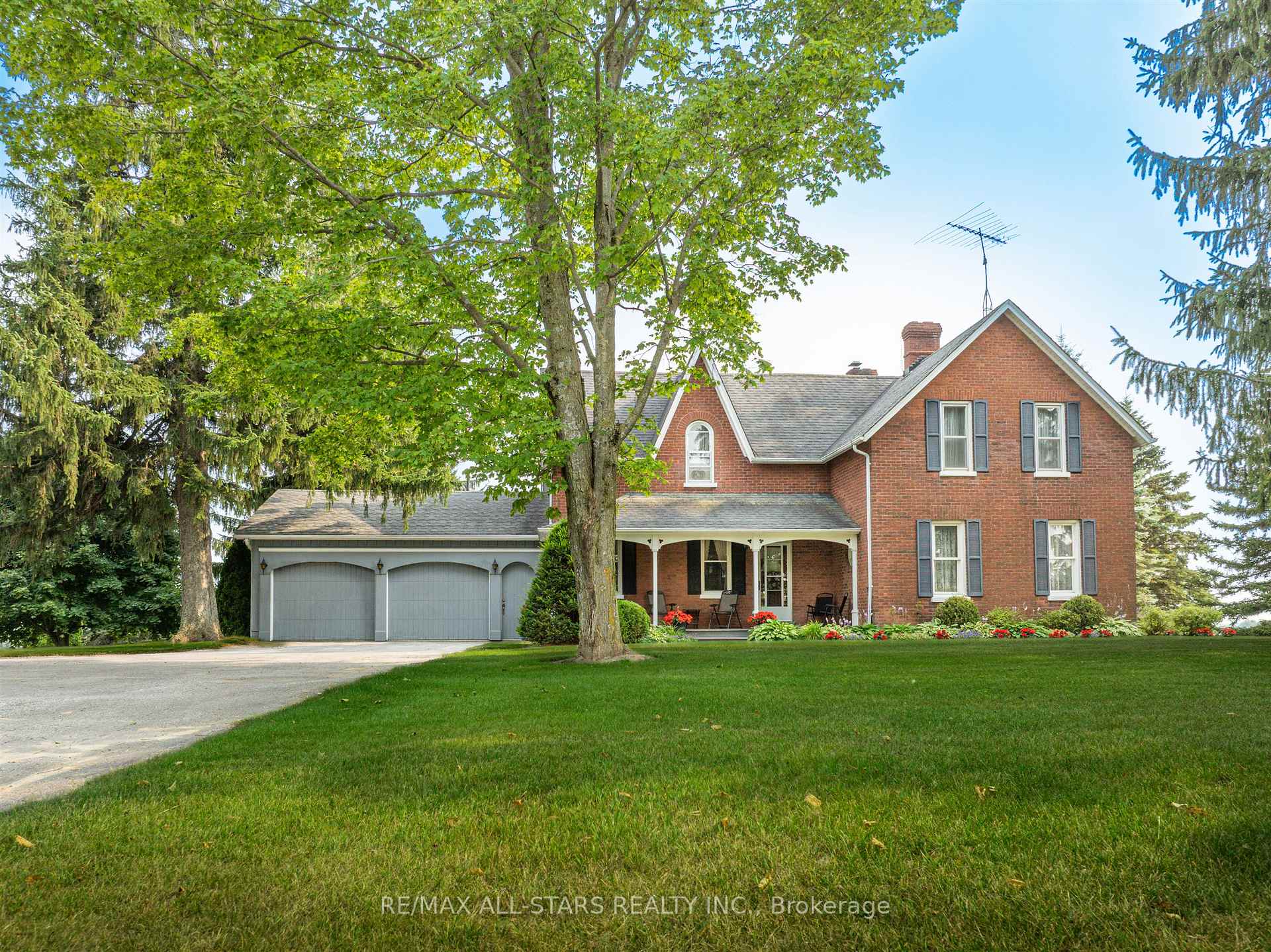 275 Webb Road, Uxbridge, ON, exterior
