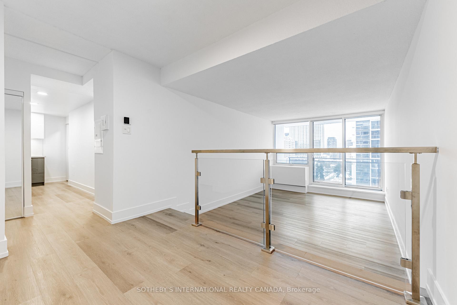 N2106 - 201 Sherbourne Street, Toronto C08, ON, exterior