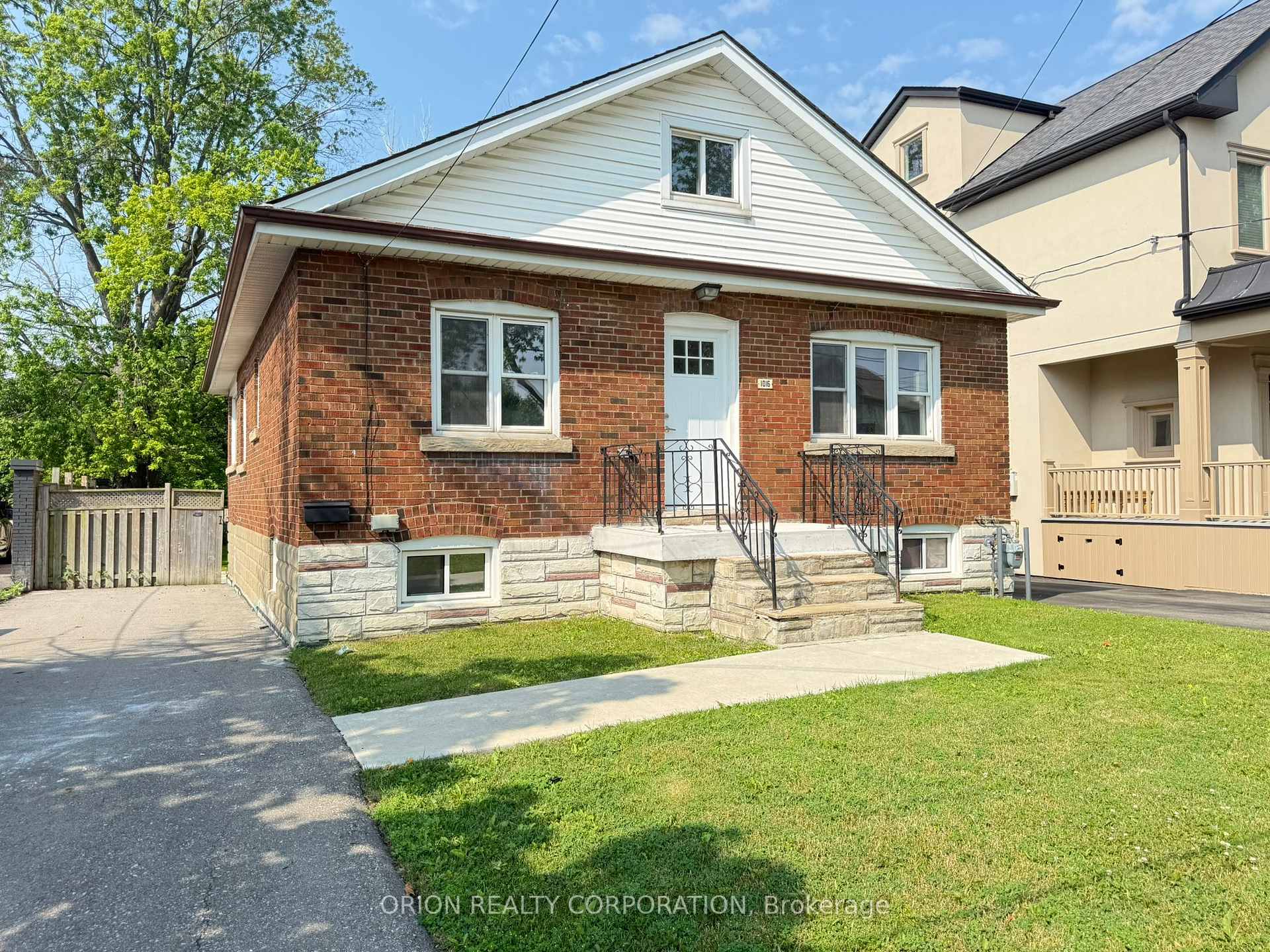 1016 Haig Boulevard, Mississauga, ON, exterior