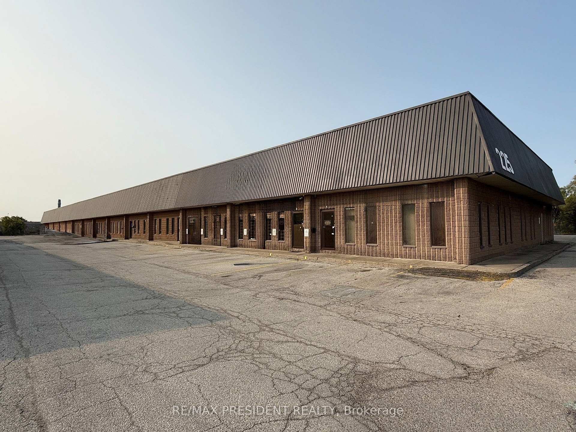 4 & 5 - 225 Advance Boulevard, Brampton, ON, exterior
