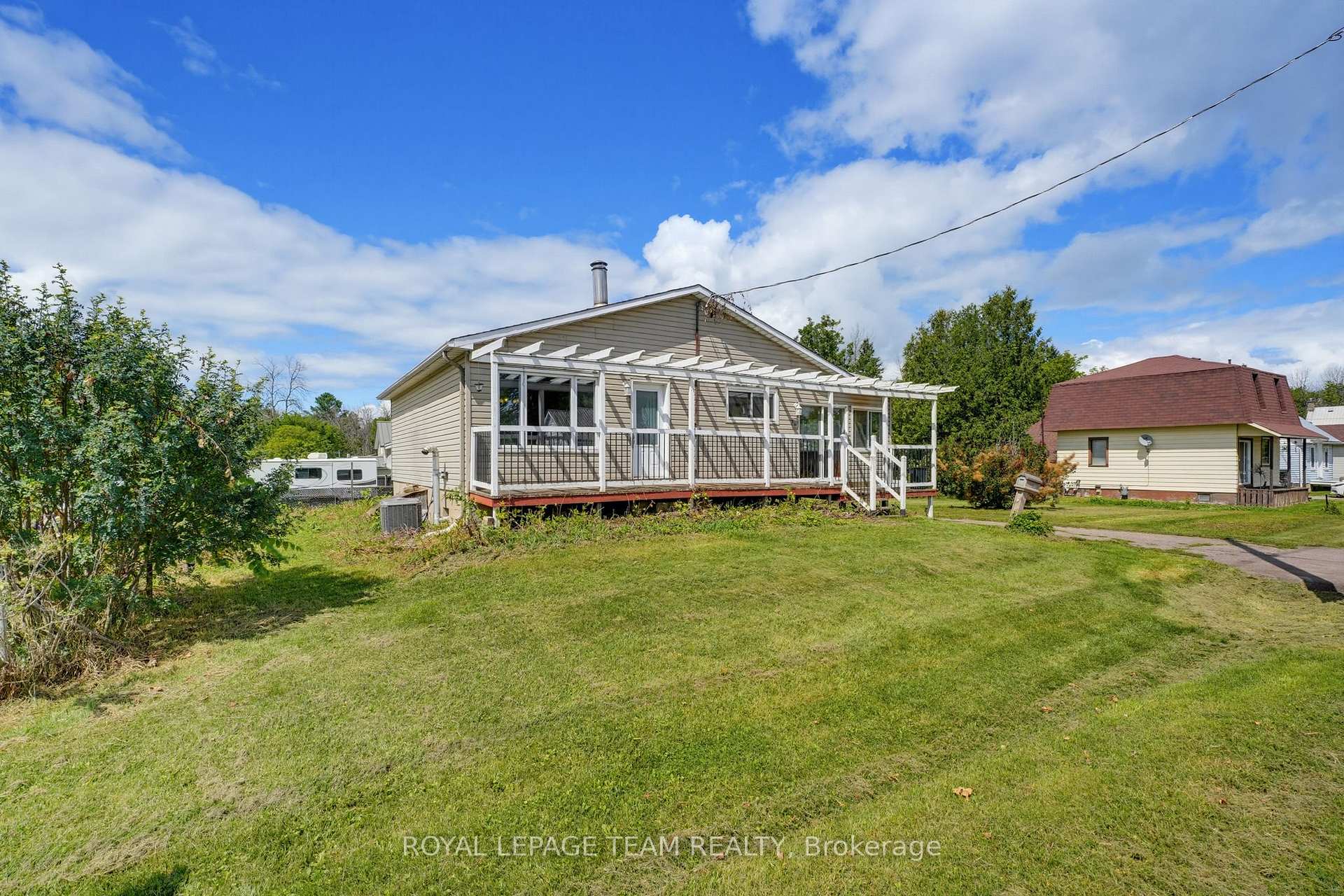 550 Giroux Street, Pembroke, ON, exterior