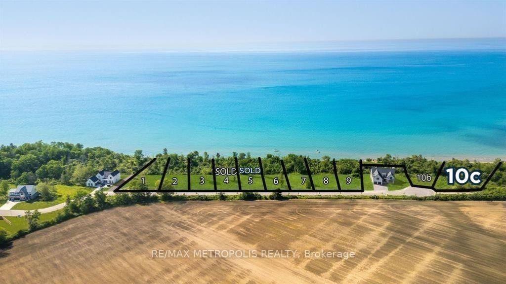 7093 Blue Coast Heights, Plympton-Wyoming, ON, exterior
