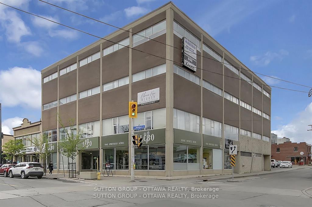 200 - 981 Wellington Street, West Centre Town, ON, exterior