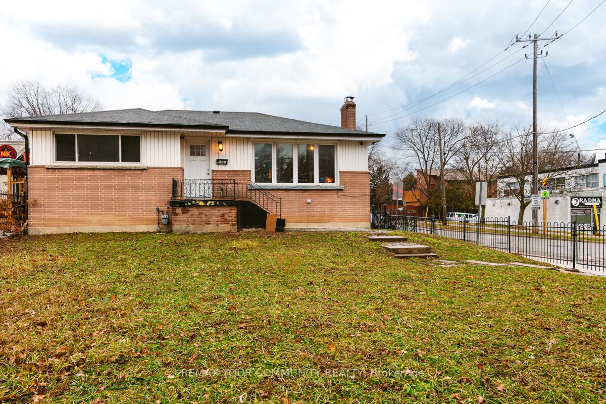 Main Floor - 240 Markham Road, Toronto E08, ON, exterior