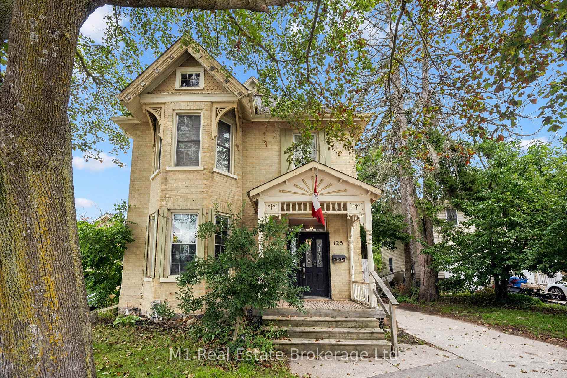 125 Elora Street S, Minto, ON, exterior