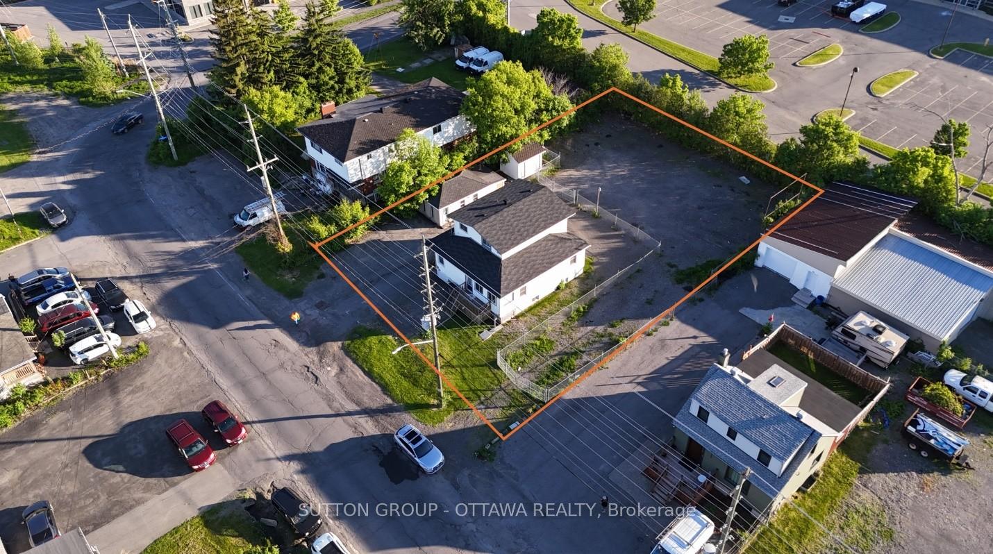1368 LABRIE Avenue, Cyrville - Carson Grove - Pineview, ON, exterior