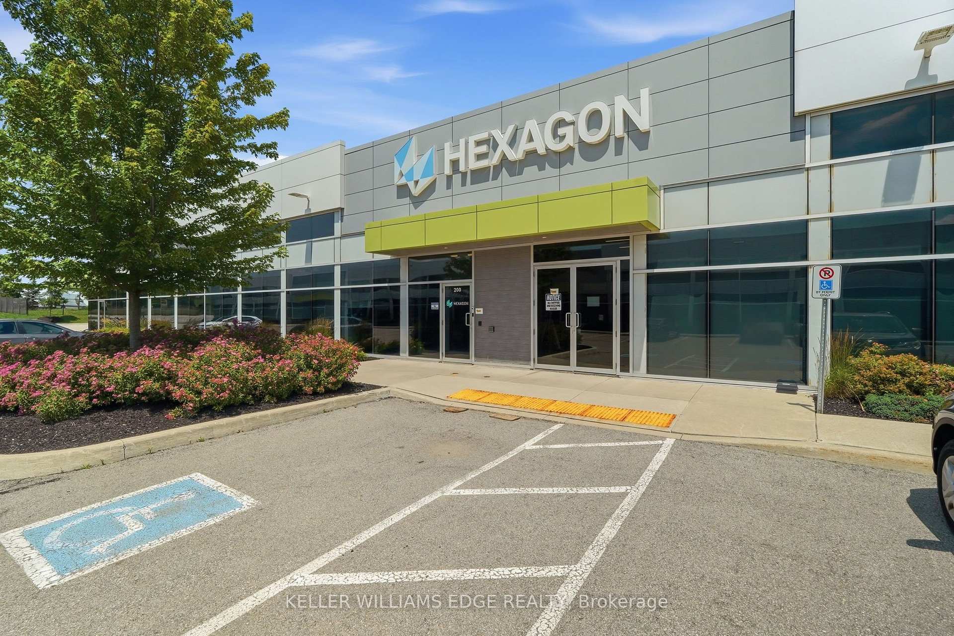 200 - 555 Michigan Drive, Oakville, ON, exterior
