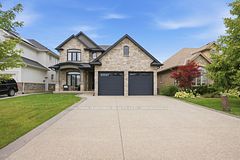9305 Eagle Ridge Drive, Niagara Falls, ON, exterior